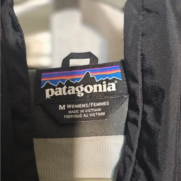 Patagonia Black Windbreaker Jacket Lightweight Weather-Resistant - Picture 2 of 6